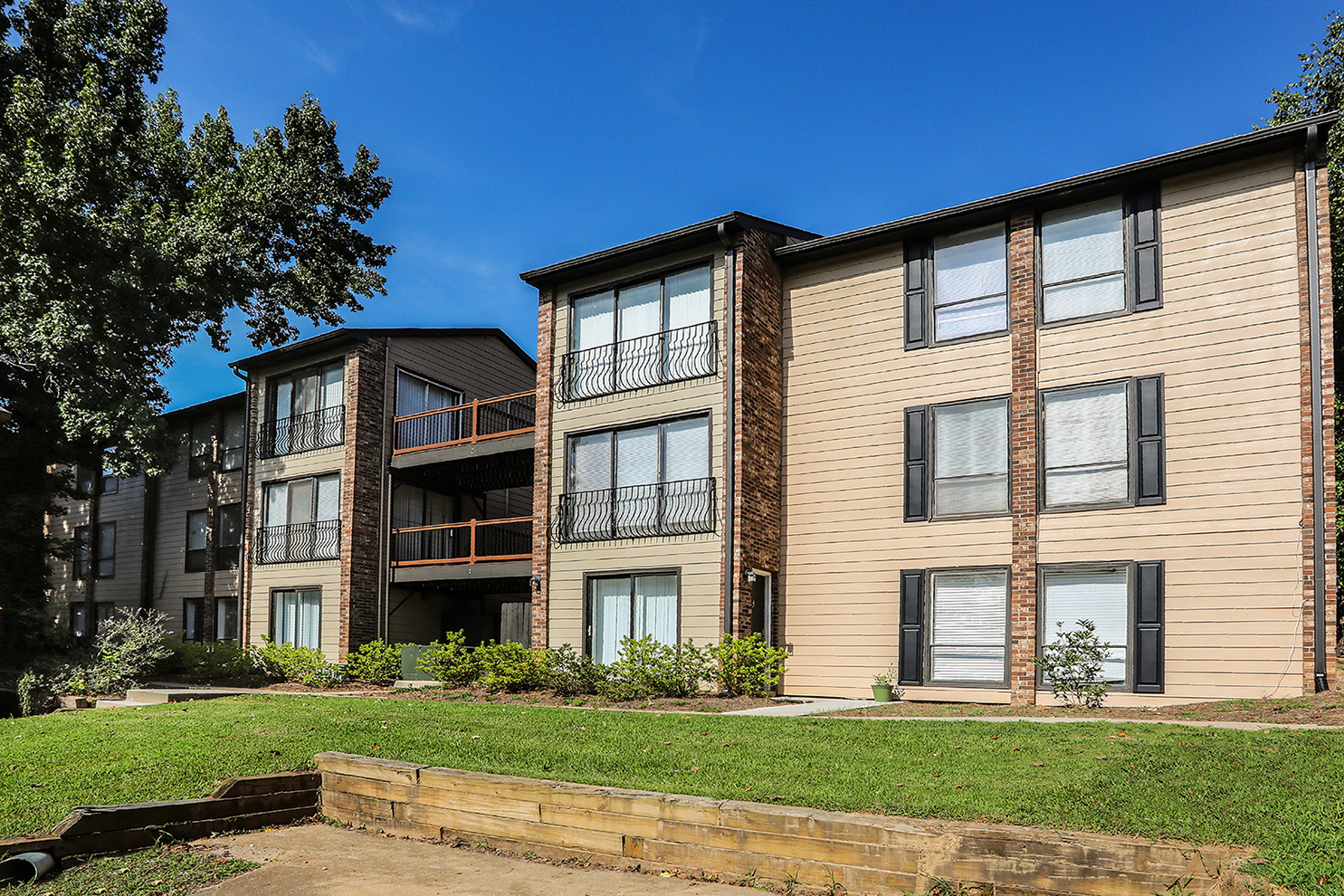 Greenwood at Marketplace The Multifamily Advisory Group at Cushman